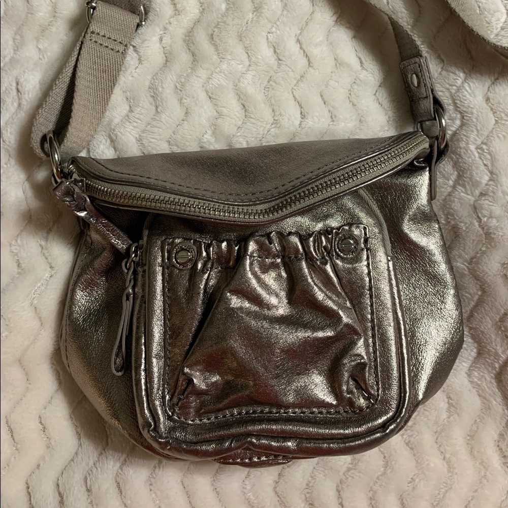 The Sak metallic crossbody - pewter color